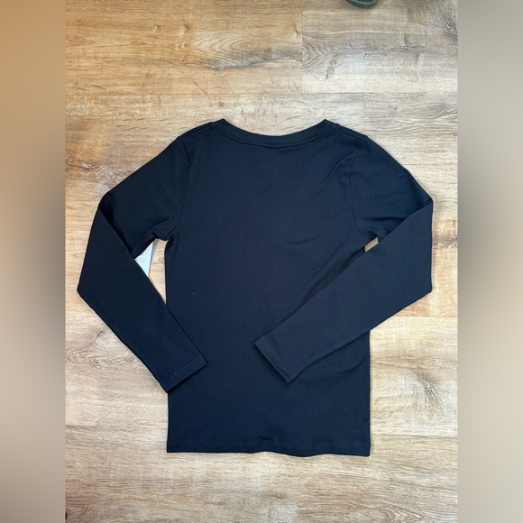 NWT Athleta Renew V Neck Long Sleeve Shirt Black Size Large - Picture 6 of 10